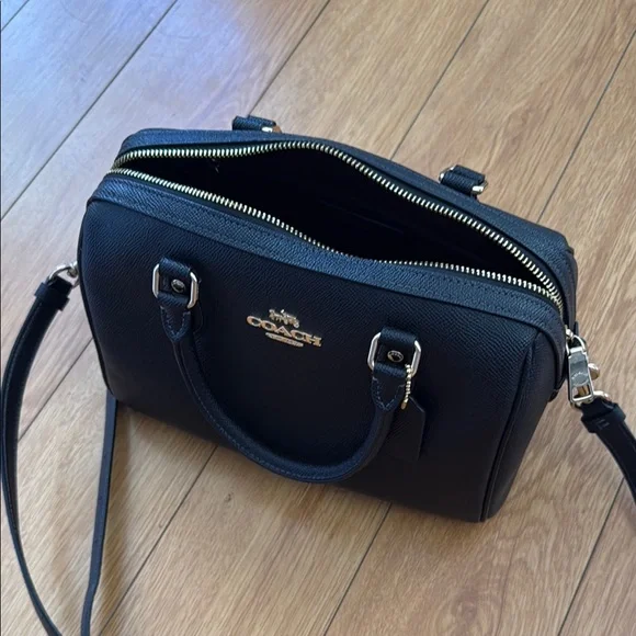 Coach Black Leather Women's Bag - Picture 1 of 2
